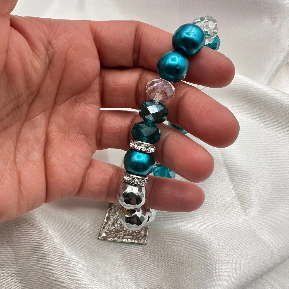Vintage Y2K Rhinestones Queen Diamond Charm Silver Tone Bracelet Beaded Jewelry